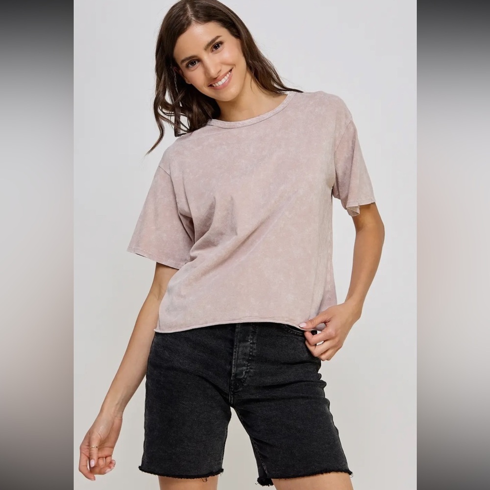 157. Mineral washed long cropped T-Shirt in taupe